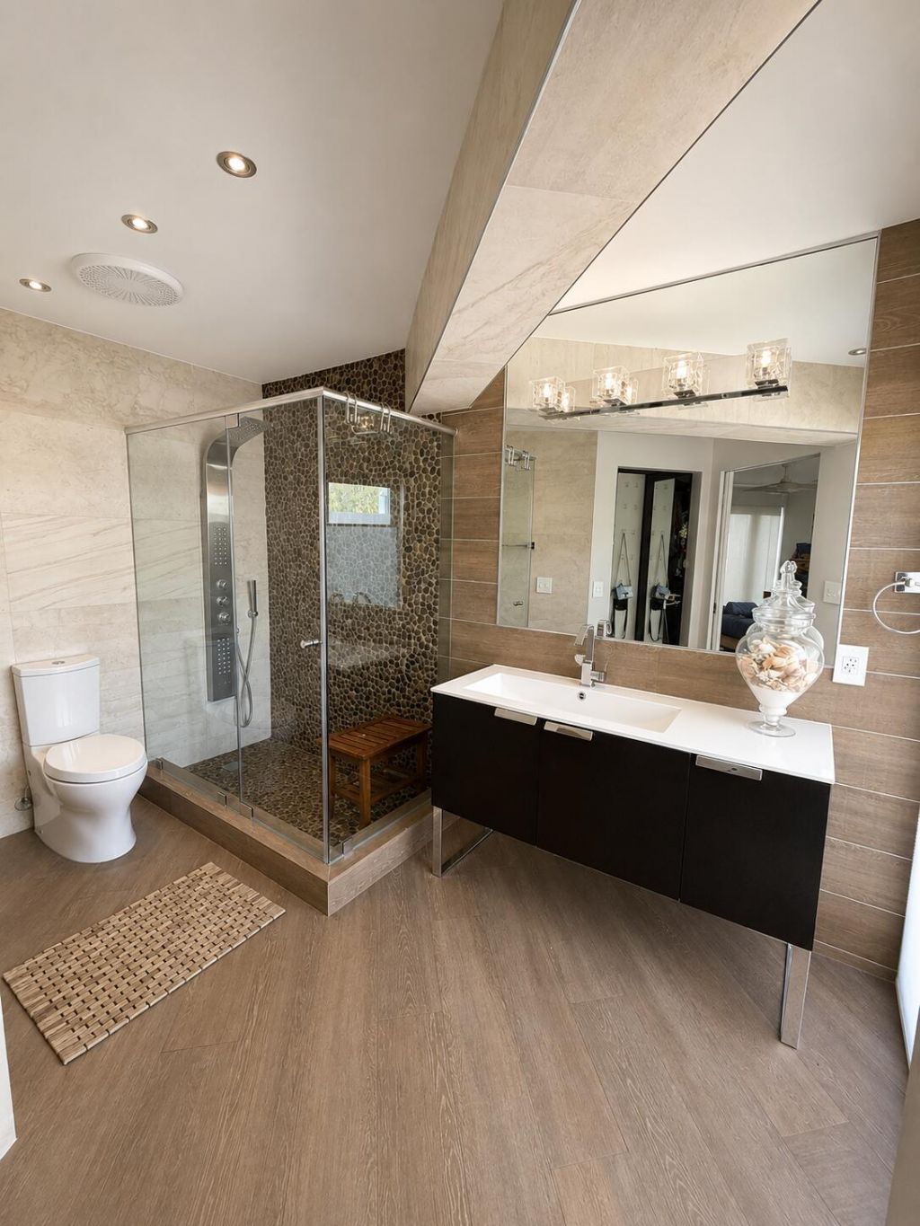 2571 Tigertail Avenue, Miami, FL 33133 Photo