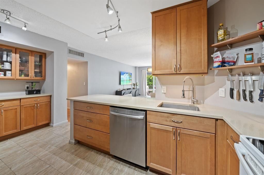 340 Sunset Drive, Unit 401, Fort Lauderdale, FL 33301 Photo
