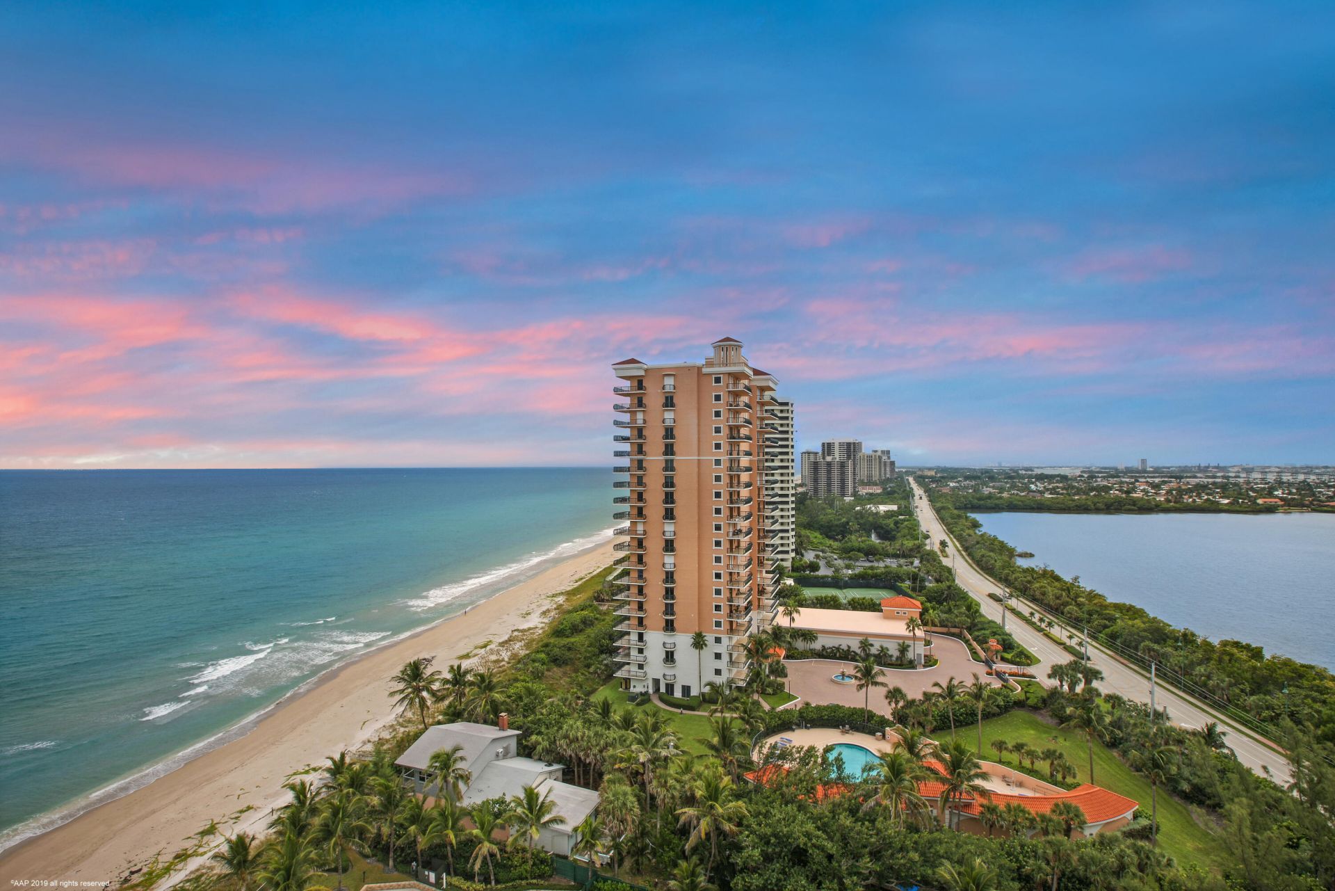 5150 N Ocean Drive, Unit PH 2001, Singer Island, FL 33404 Photo