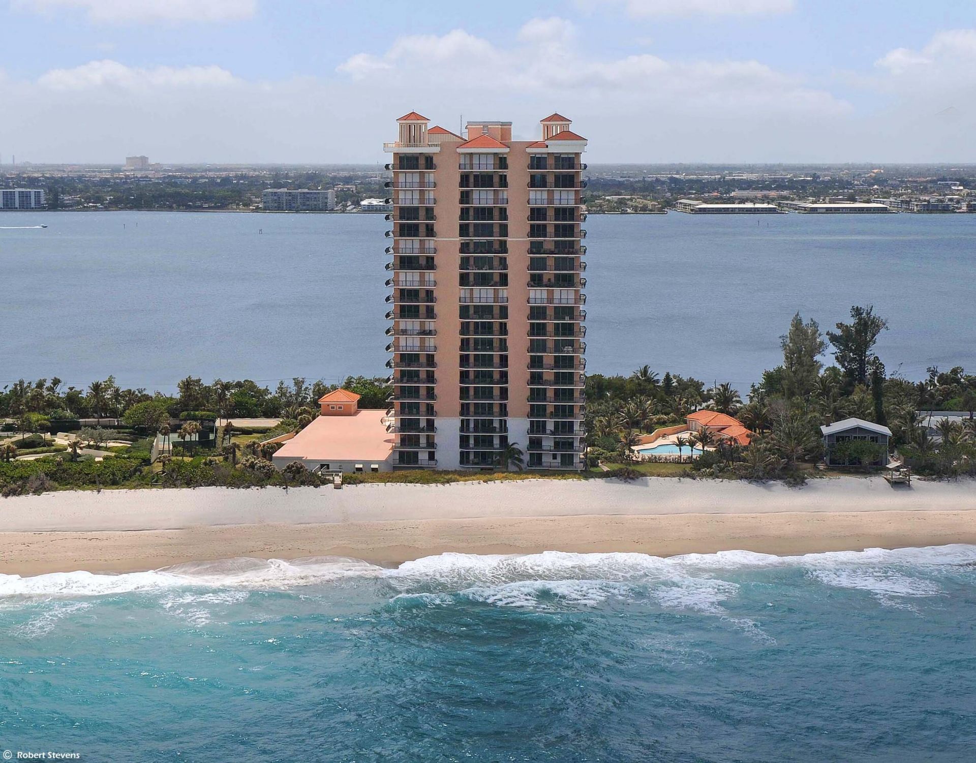 5150 N Ocean Drive, Unit PH 2001, Singer Island, FL 33404 Photo