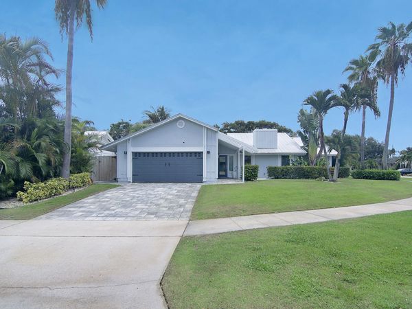 19 PINEHILL Trail E, Tequesta, FL 33469