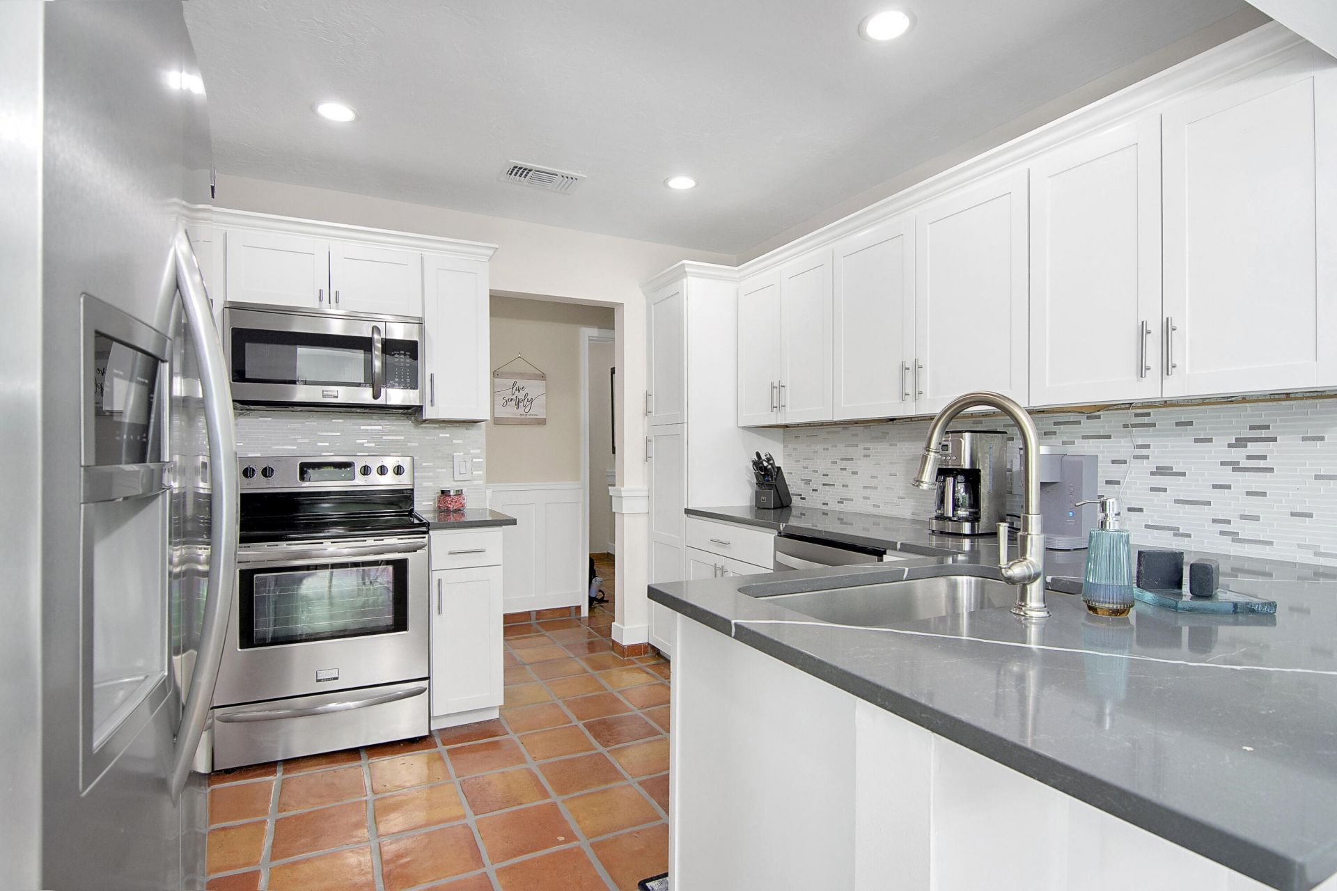 19 Pinehill Trail E, Tequesta, FL 33469 Photo