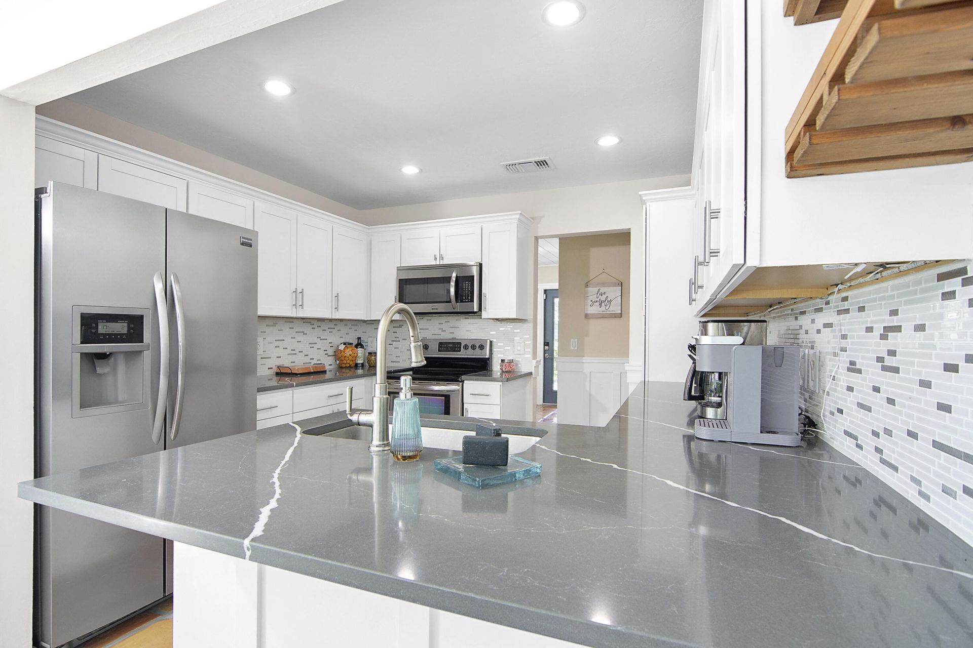 19 Pinehill Trail E, Tequesta, FL 33469 Photo