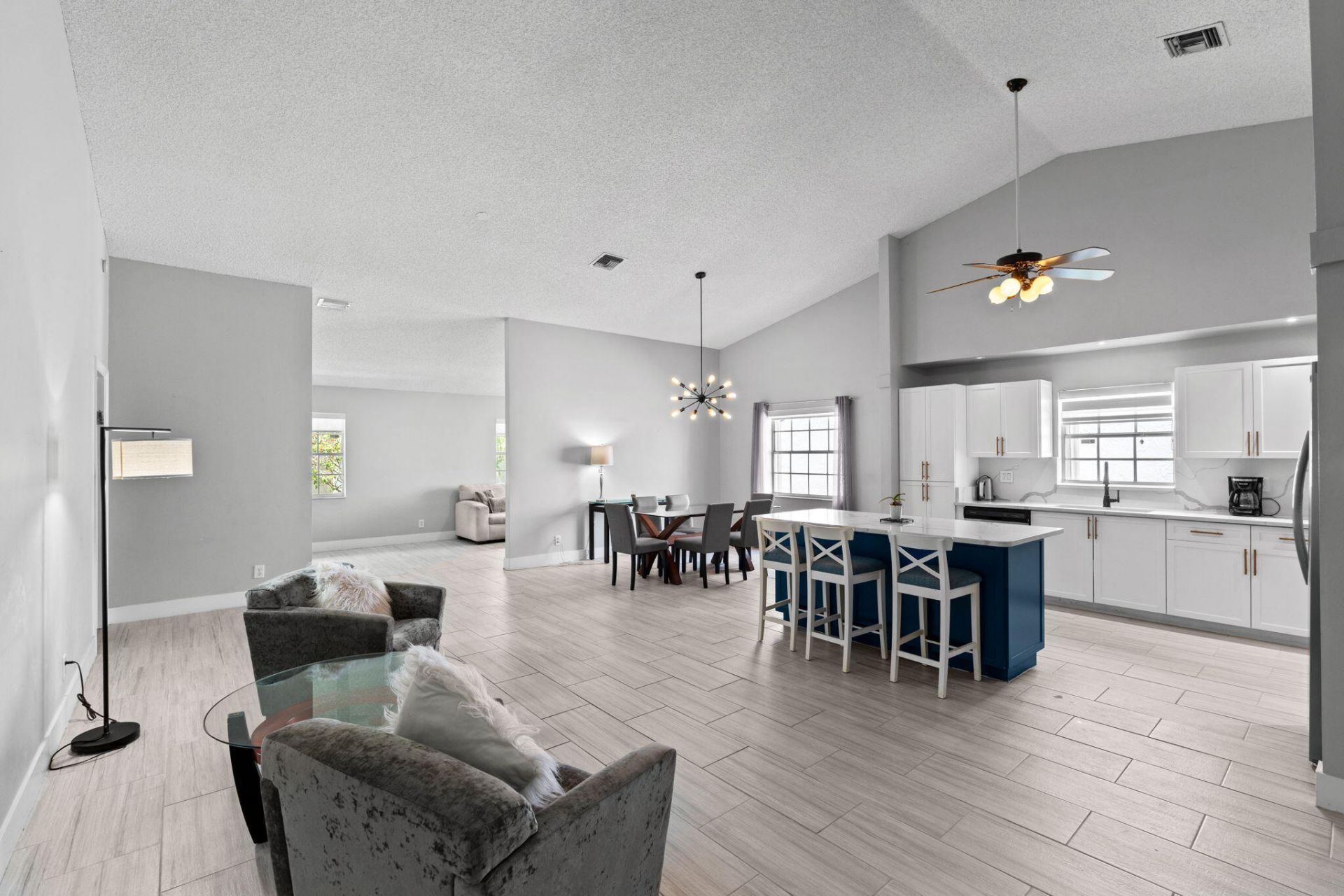 5256 Tiffany Anne Circle, West Palm Beach, FL 33417 Photo