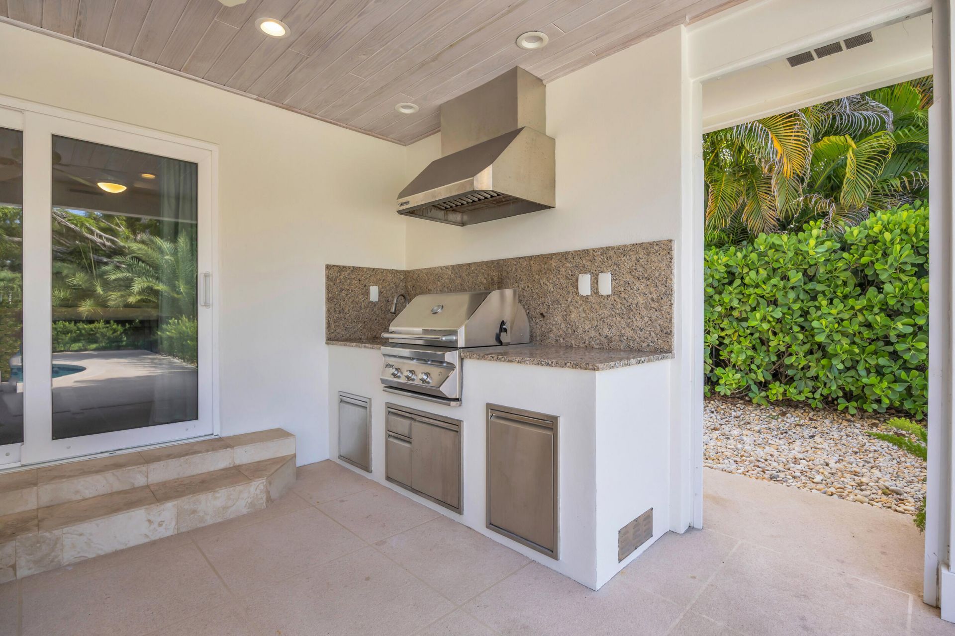 10410 SE Banyan Way, Tequesta, FL 33469 Photo