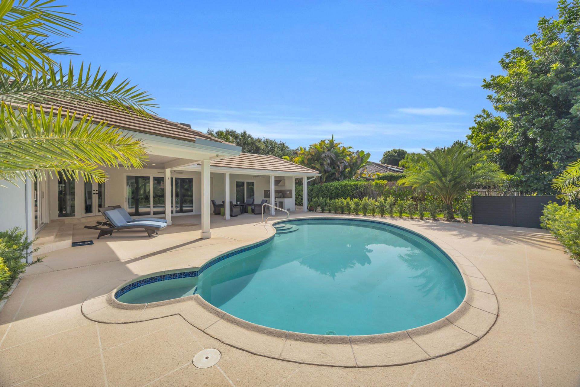 10410 SE Banyan Way, Tequesta, FL 33469 Photo