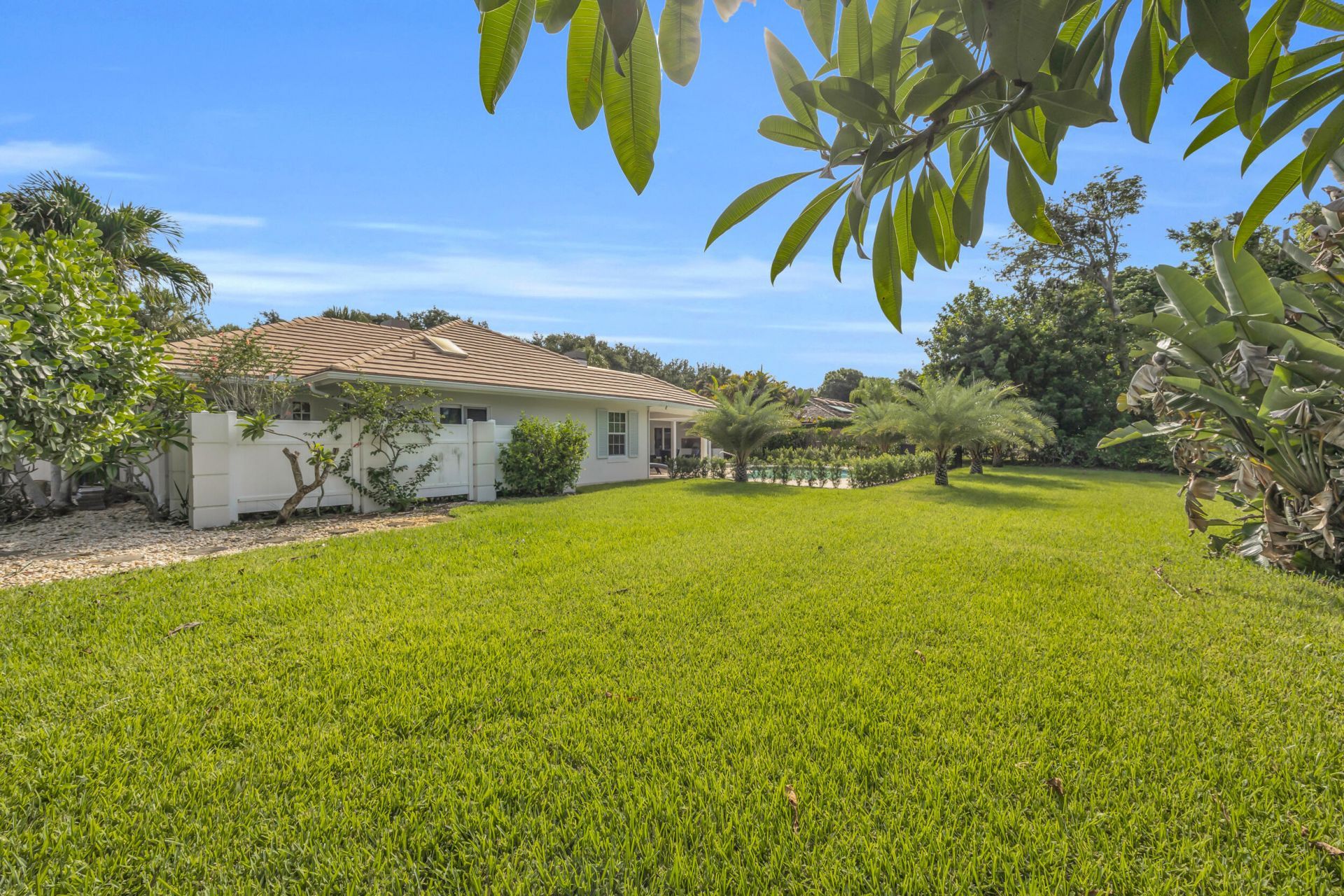 10410 SE Banyan Way, Tequesta, FL 33469 Photo