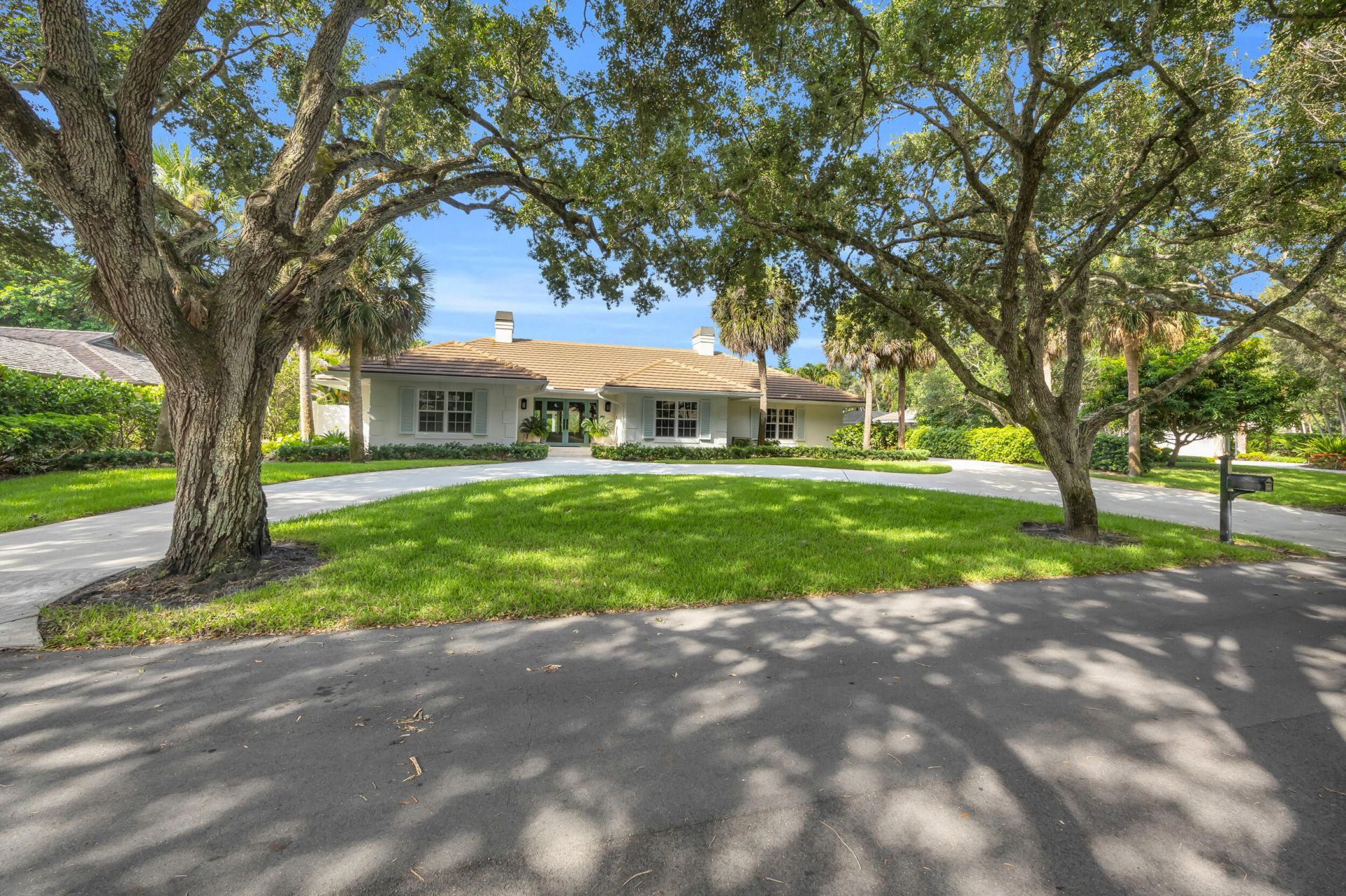 10410 SE Banyan Way, Tequesta, FL 33469 Photo