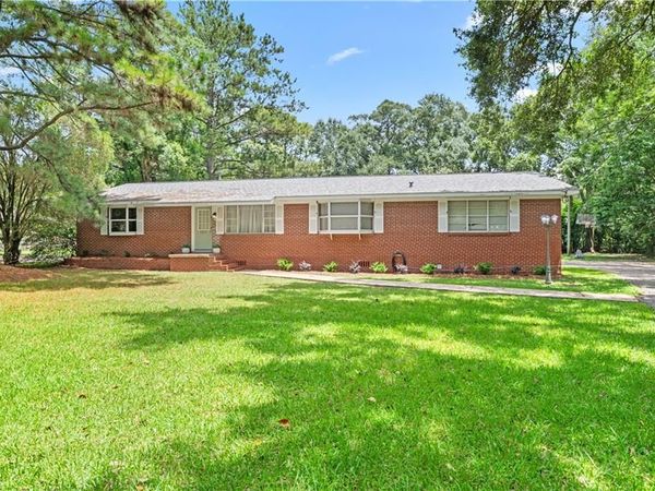 5227 Santos Drive E, Mobile, AL 36619