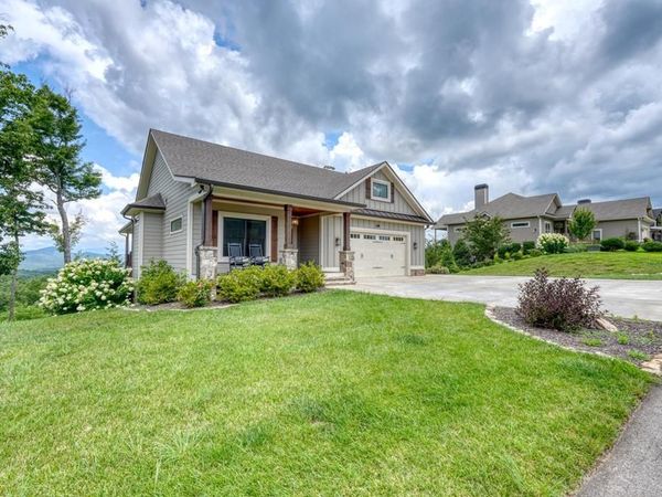 25 Ivy Log Heights Spur, Young Harris, GA 30582