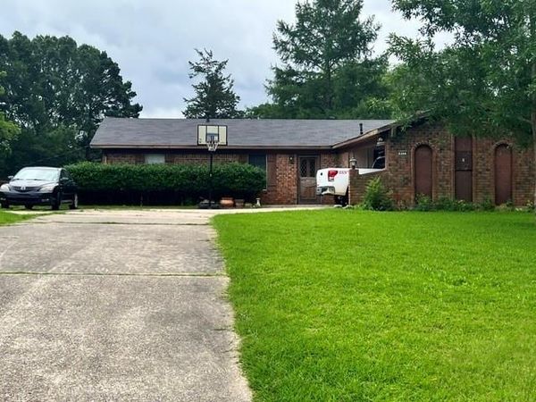411 Hacienda Circle , Haughton, LA 71037