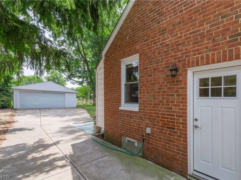 6729 Orchard Boulevard , Parma Heights, OH 44130 Photo 5
