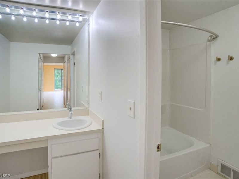 32766 Washington Court , Unit 66, Solon, OH 44139 Photo 29