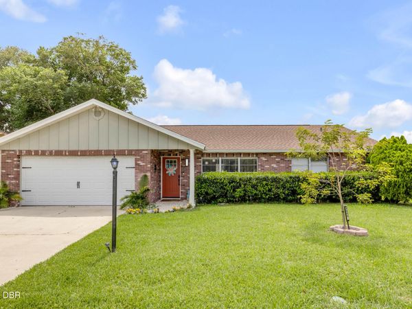 2952 Carriage Drive, South Daytona, FL 32119