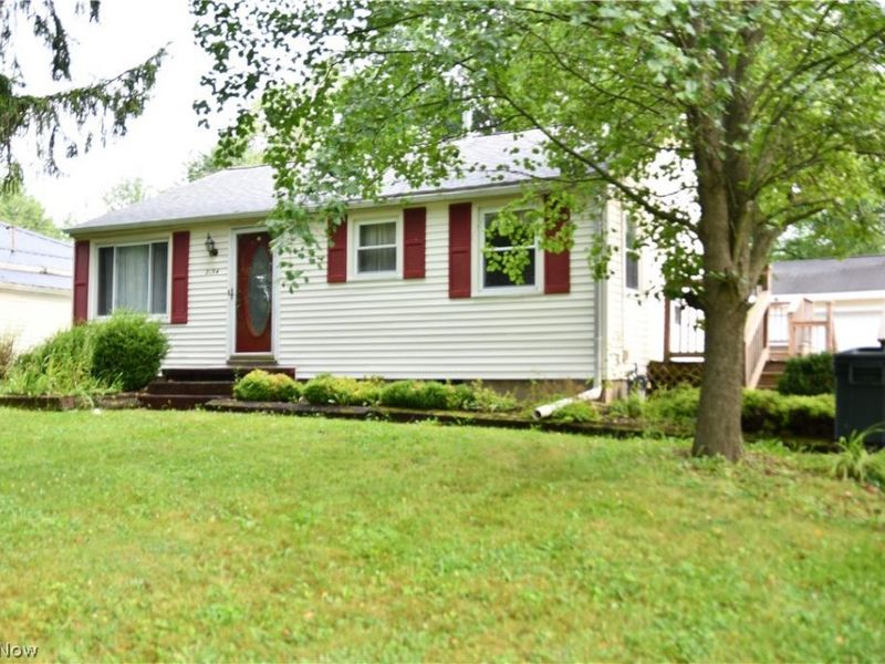 2194 Clearview Avenue NW, Champion, OH 44483 Photo 3