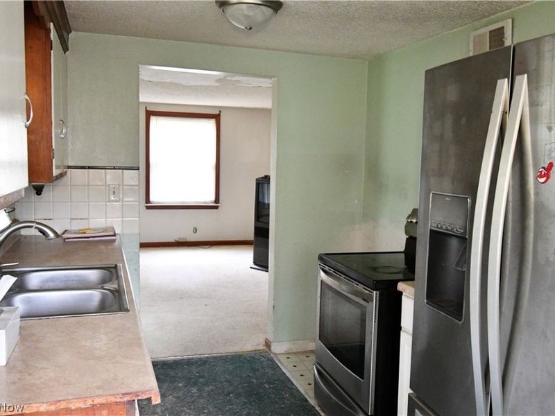 2194 Clearview Avenue NW, Champion, OH 44483 Photo 4