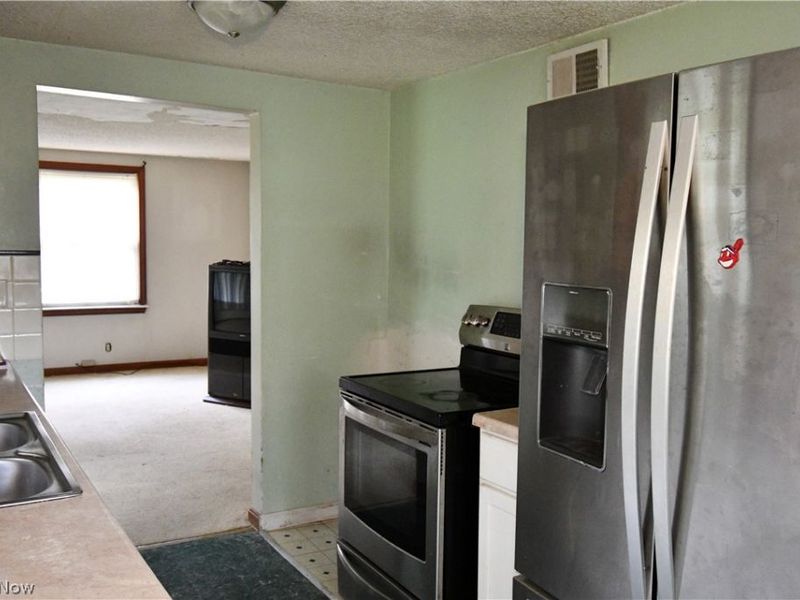 2194 Clearview Avenue NW, Champion, OH 44483 Photo 5
