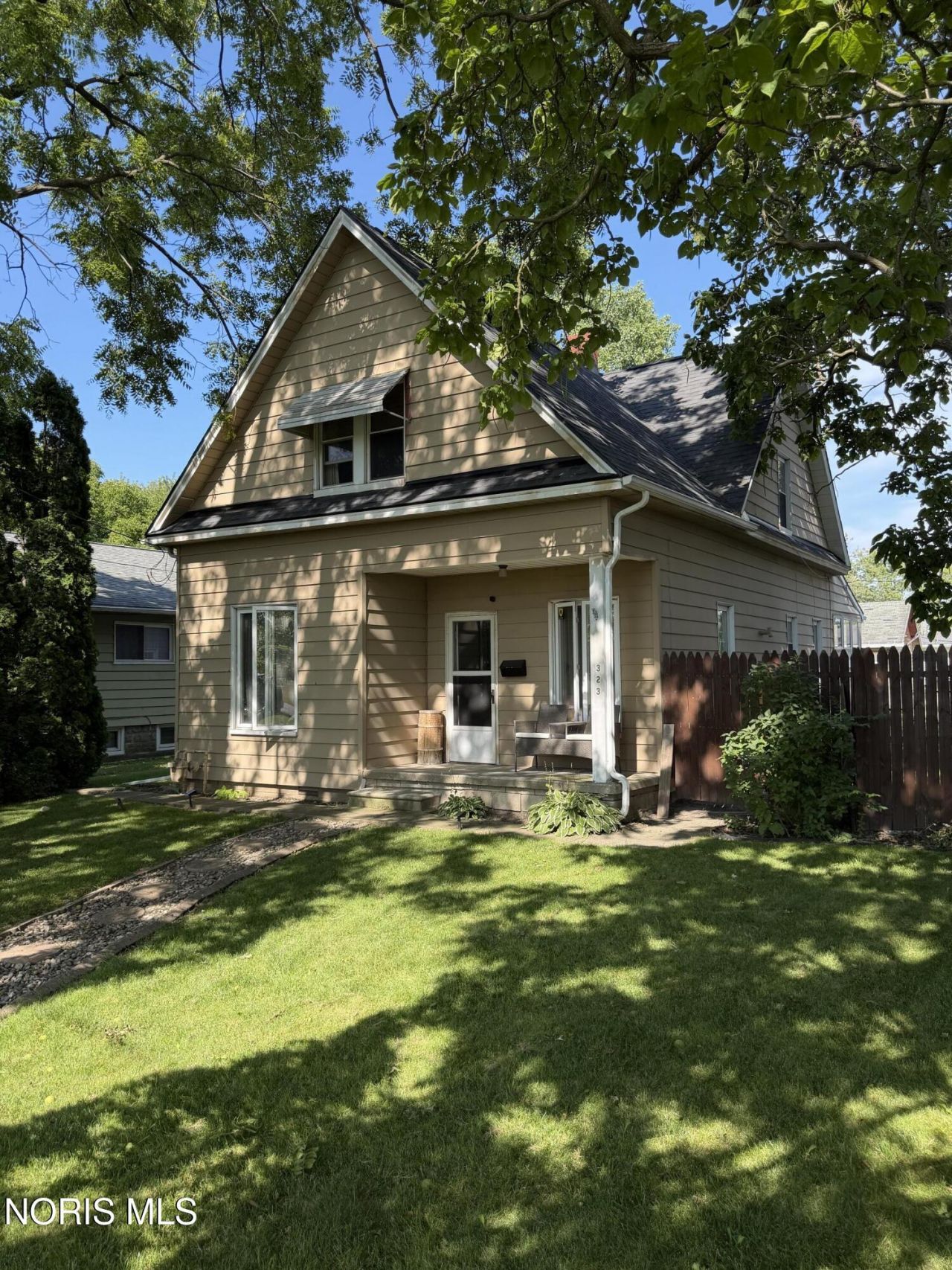 323 S Main Street, Walbridge, OH 43465 Main Photo