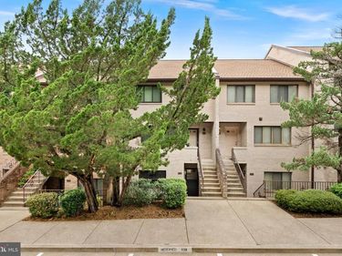 3881 STEPPES COURT, Unit B, FALLS CHURCH, VA 22041