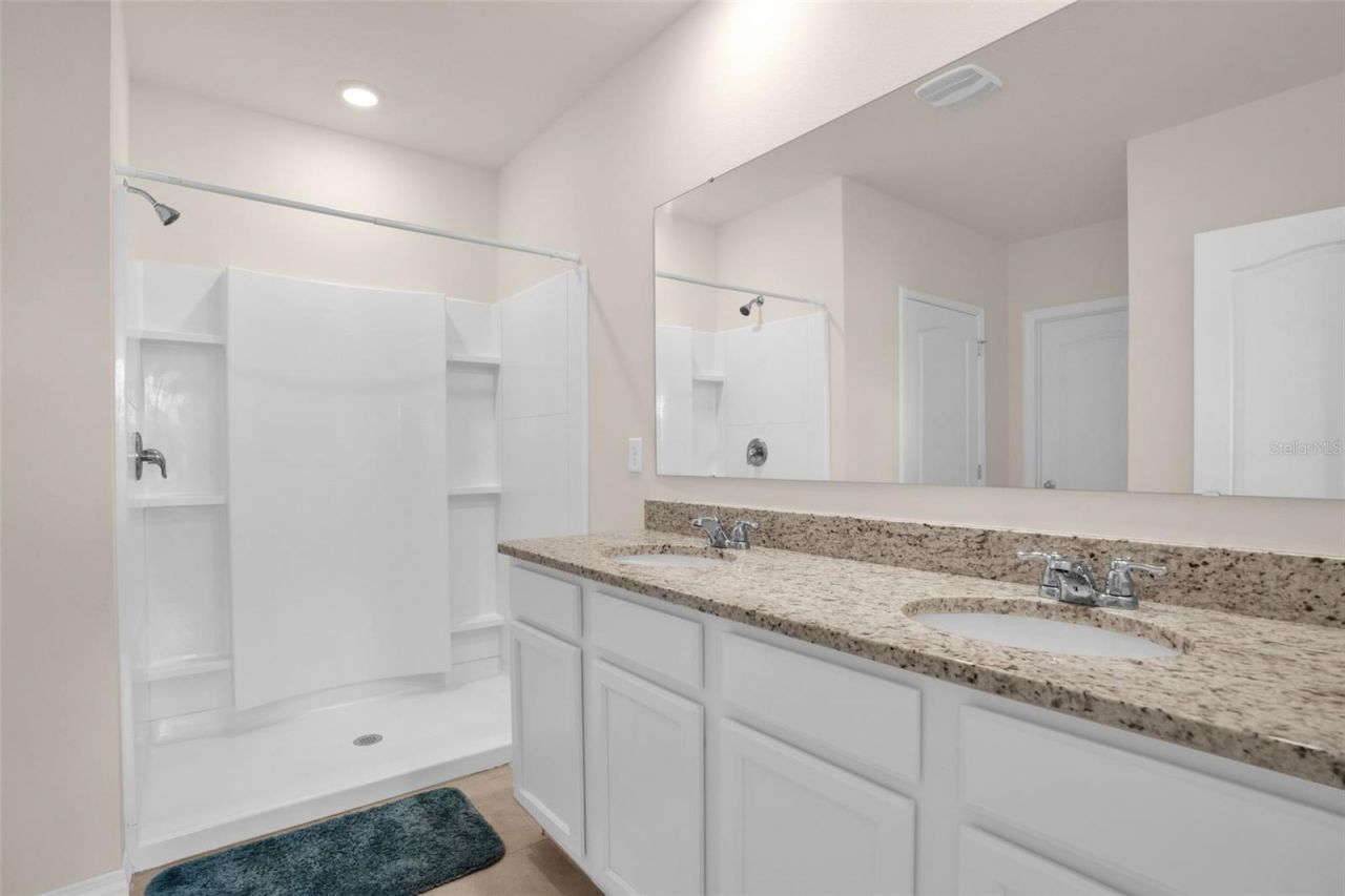 5242 Mahogany Drive, Mount Dora, FL 32757 Photo
