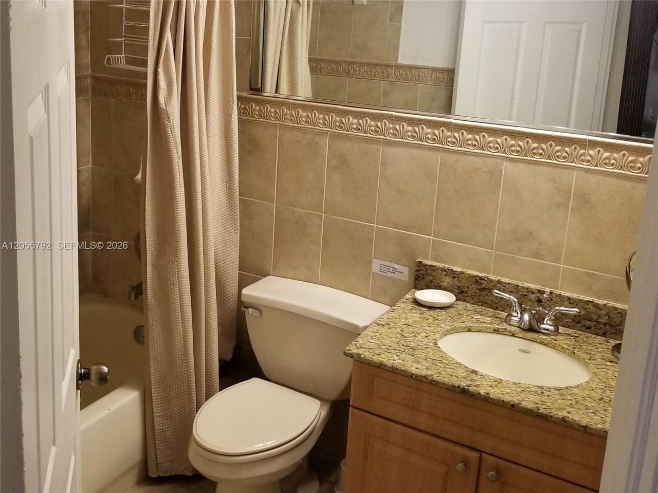 8290 Lake Dr, Unit 440, Doral, FL 33166 Photo