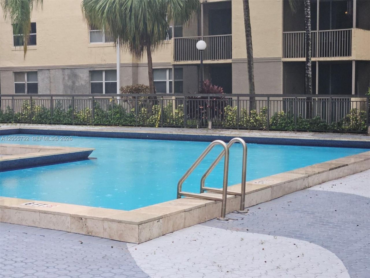 8290 Lake Dr, Unit 440, Doral, FL 33166 Photo