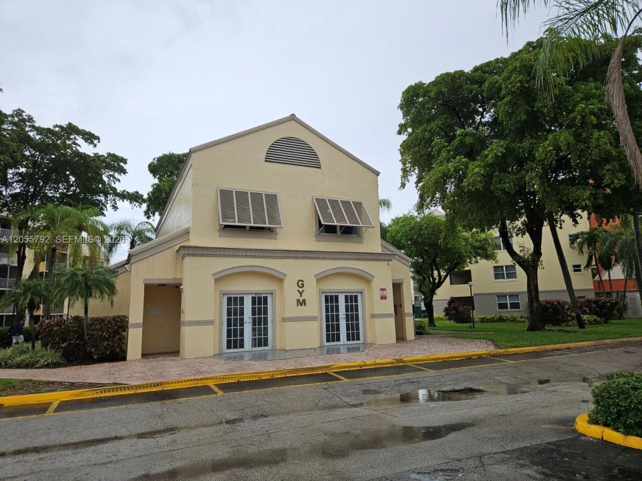 8290 Lake Dr, Unit 440, Doral, FL 33166 Photo