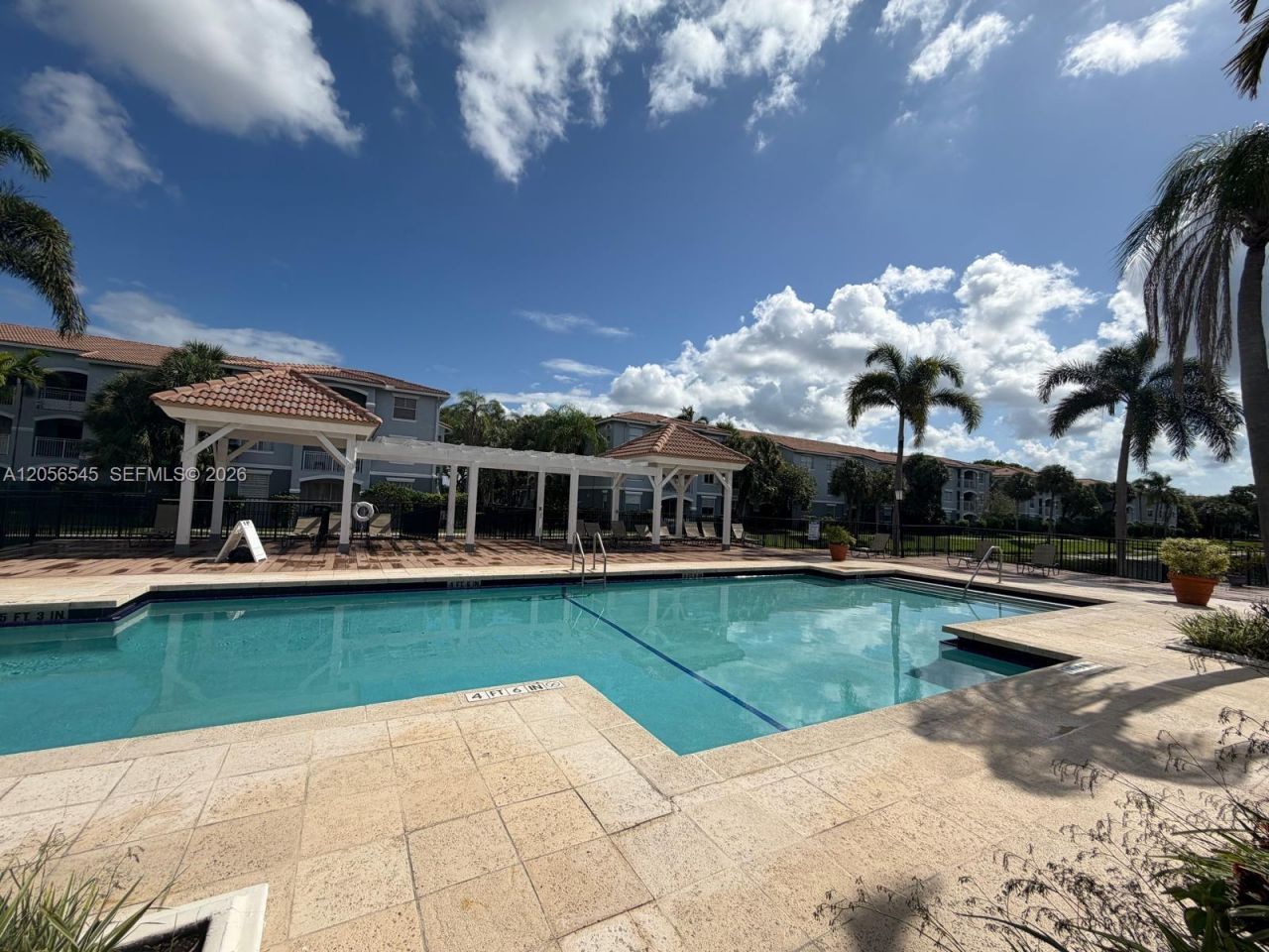 9645 NW 1st Ct, Unit 1-110, Pembroke Pines, FL 33024 Photo