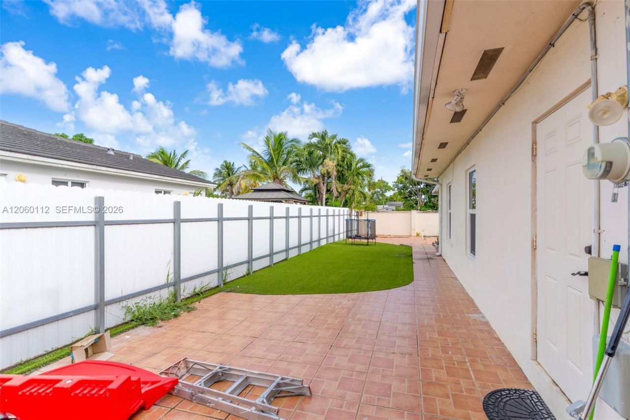 11470 SW 57th Ter, Miami, FL 33173 Photo