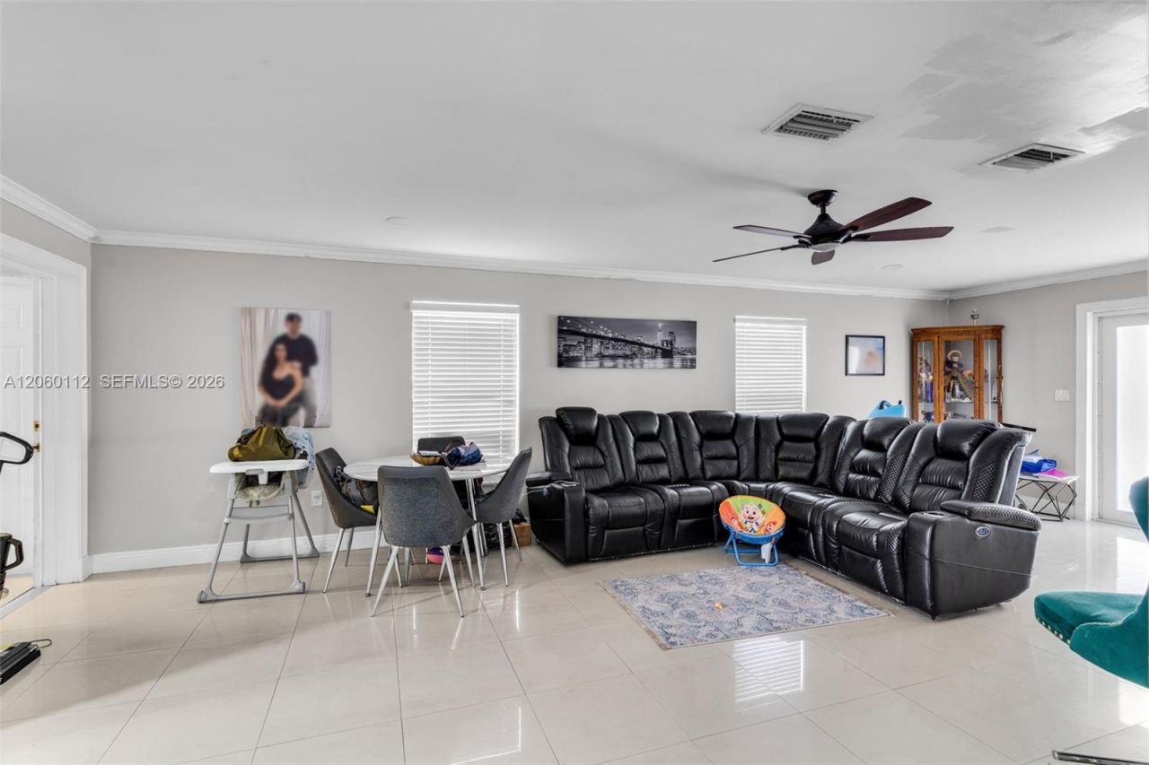 11470 SW 57th Ter, Miami, FL 33173 Photo