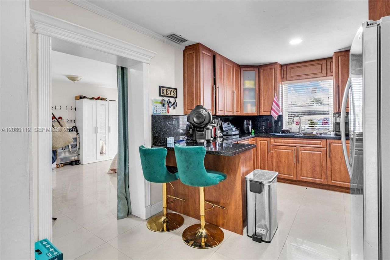 11470 SW 57th Ter, Miami, FL 33173 Photo
