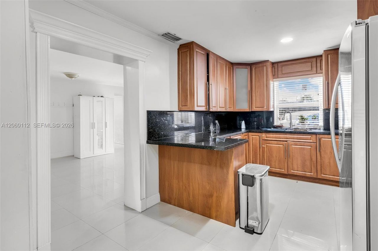 11470 SW 57th Ter, Miami, FL 33173 Photo
