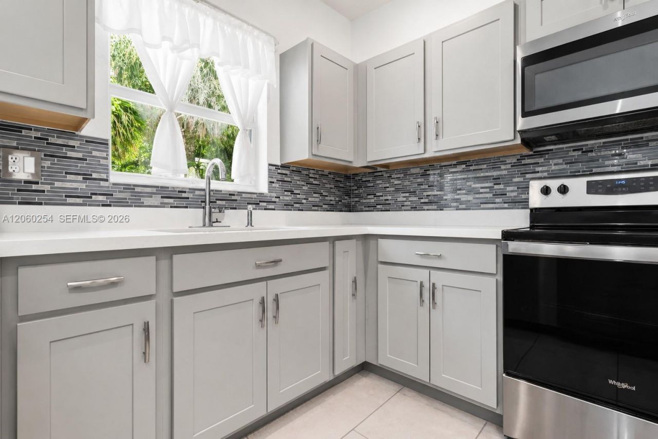 484 NE 4th Ave , Florida City, FL 33034 Photo