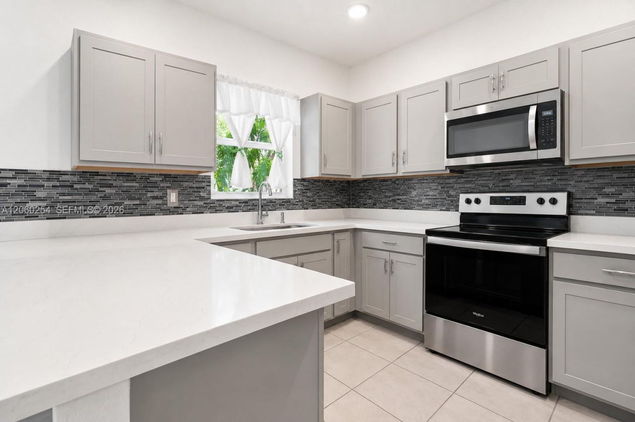 484 NE 4th Ave , Florida City, FL 33034 Photo