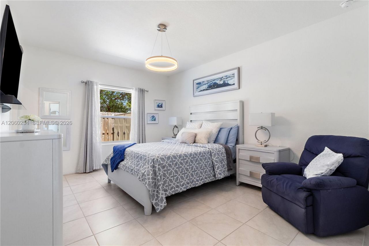 484 NE 4th Ave , Florida City, FL 33034 Photo