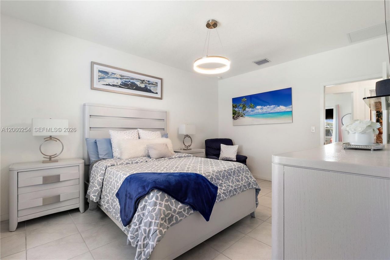 484 NE 4th Ave , Florida City, FL 33034 Photo