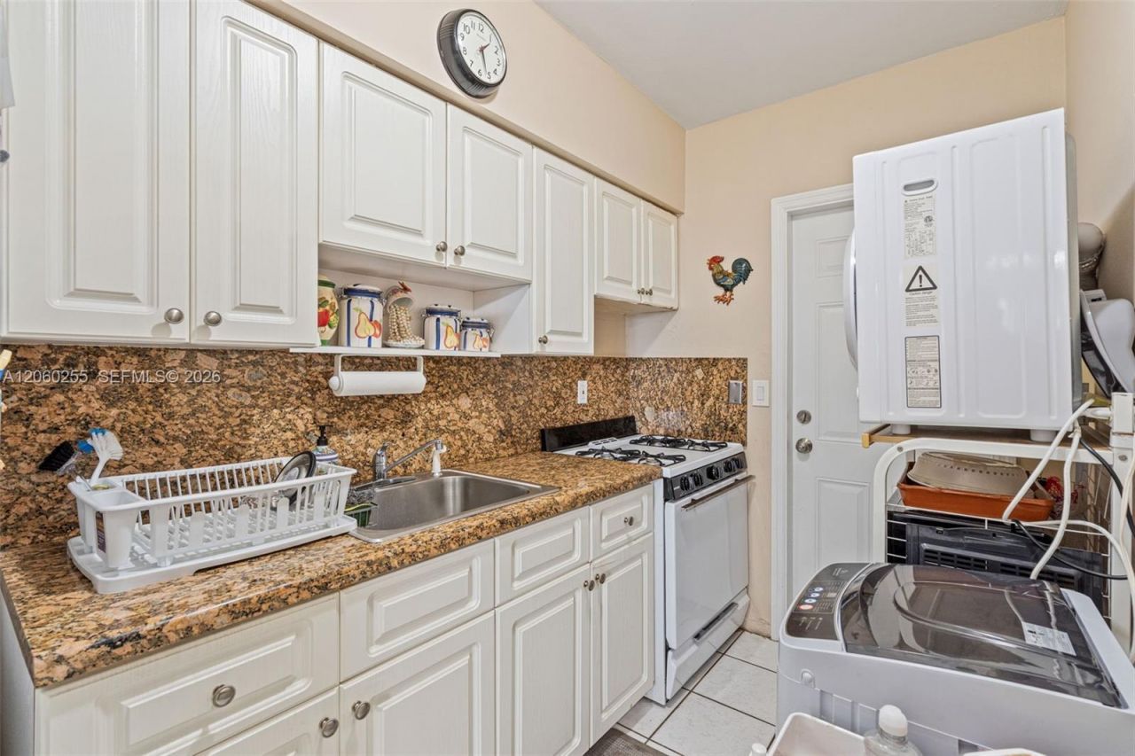 4450 W Flagler St , Miami, FL 33134 Photo