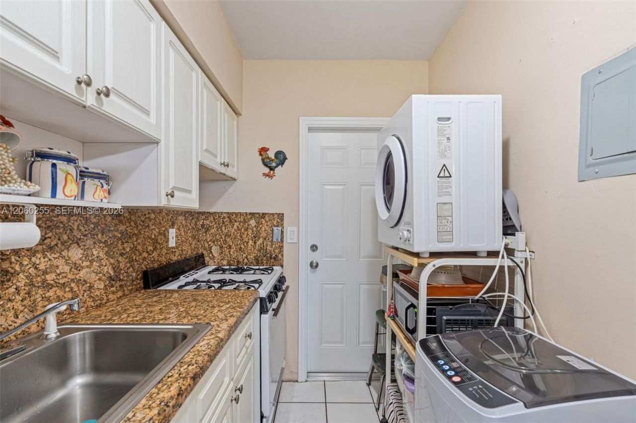 4450 W Flagler St , Miami, FL 33134 Photo
