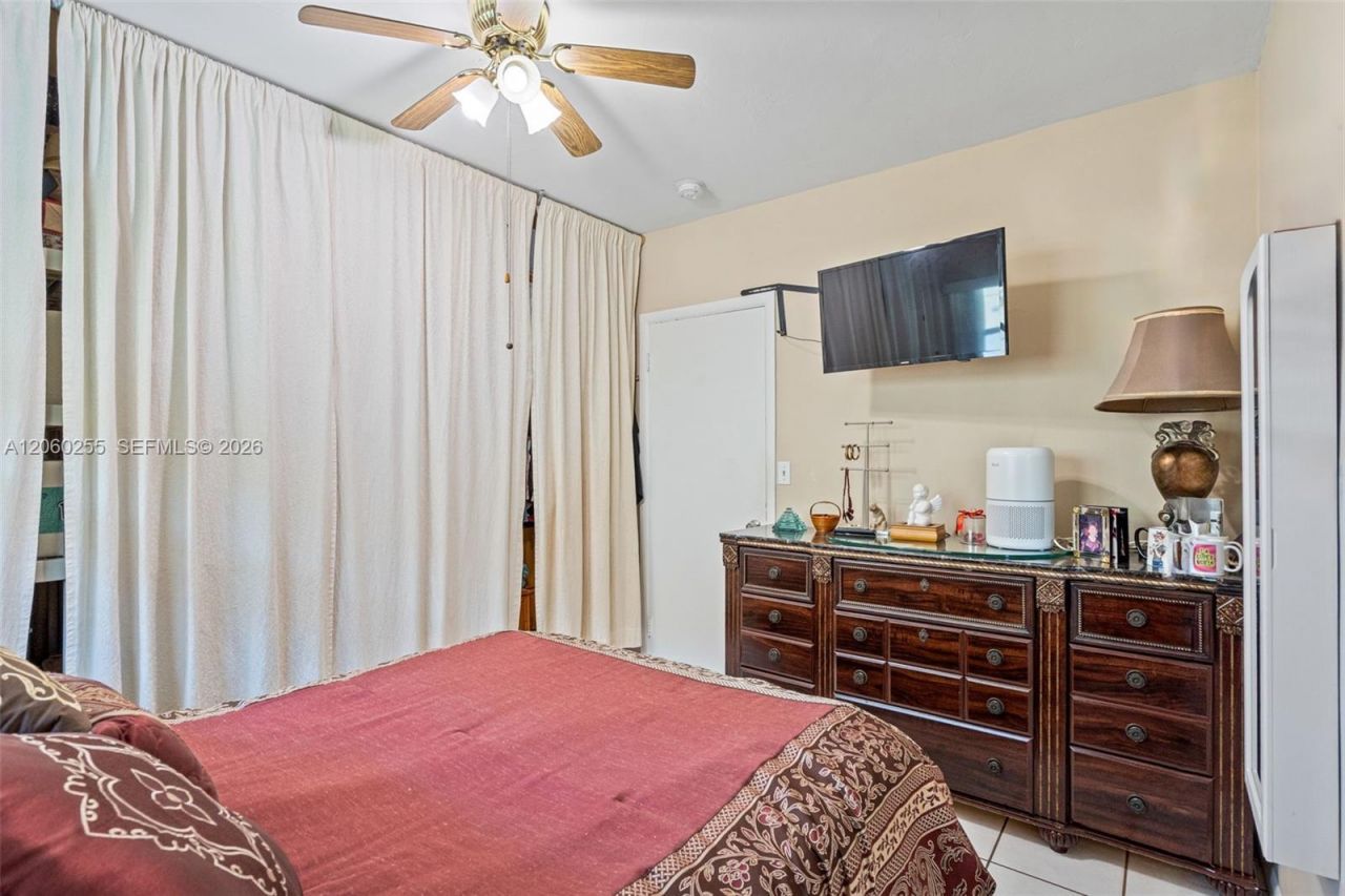4450 W Flagler St , Miami, FL 33134 Photo