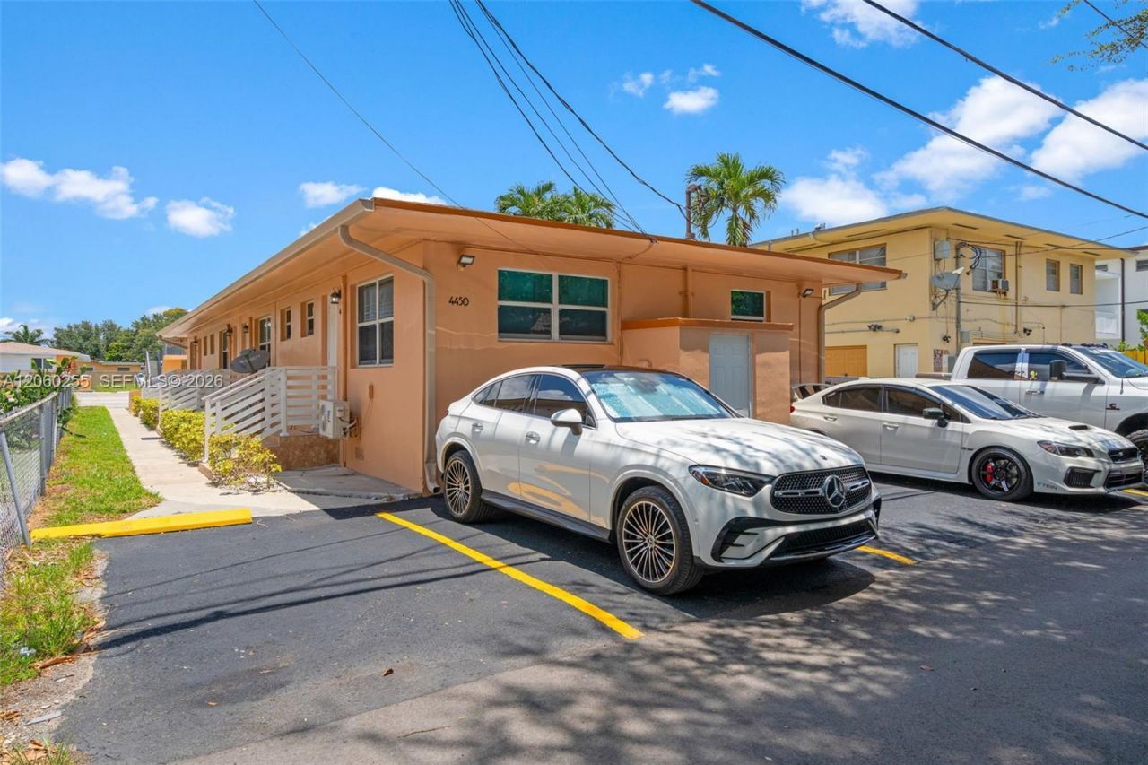 4450 W Flagler St , Miami, FL 33134 Photo