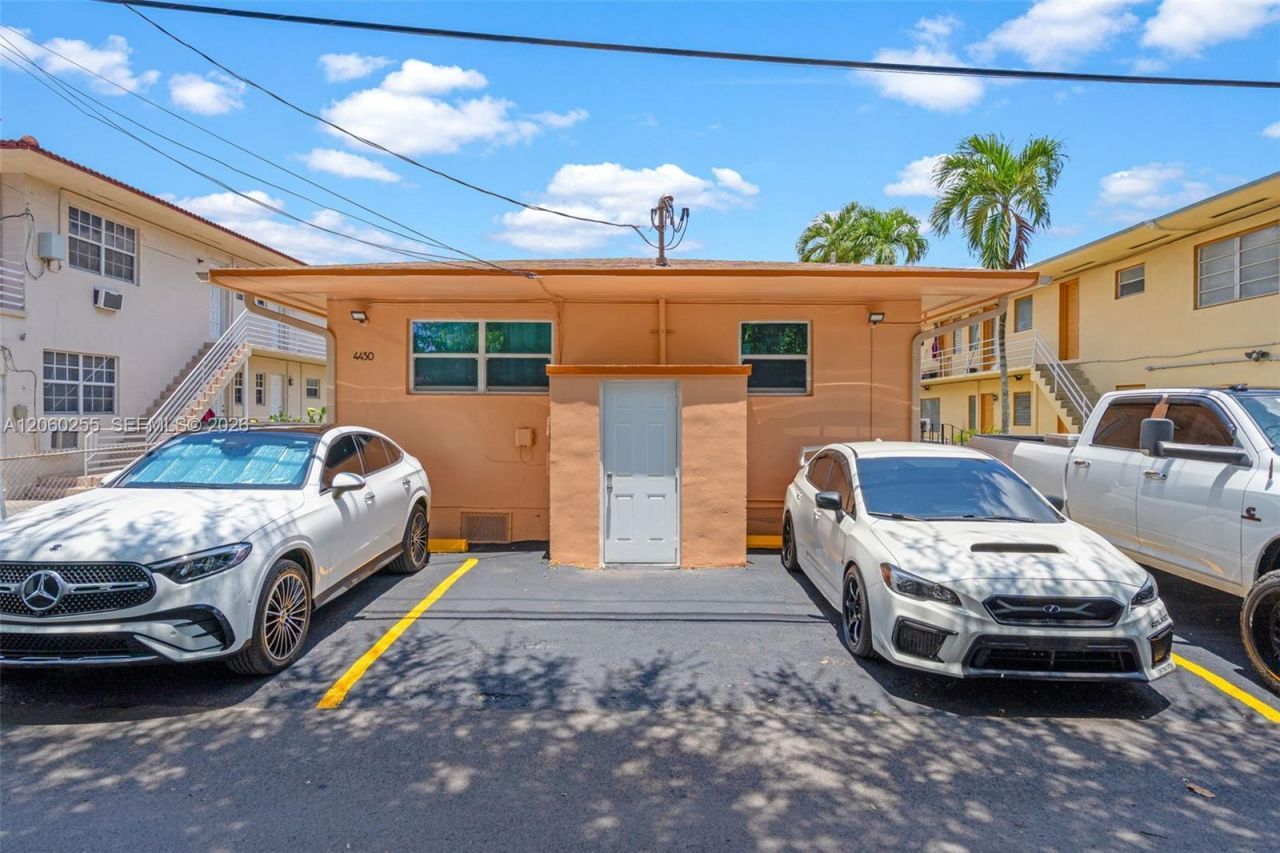 4450 W Flagler St , Miami, FL 33134 Photo