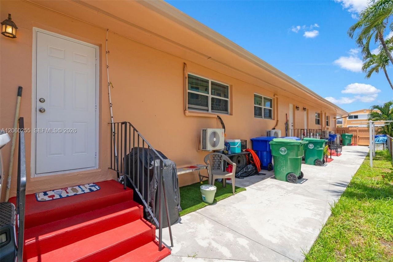 4450 W Flagler St , Miami, FL 33134 Photo