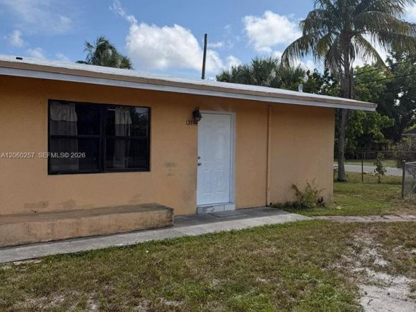 2580 SW 8th St , Unit 1-2, Fort Lauderdale, FL 33312