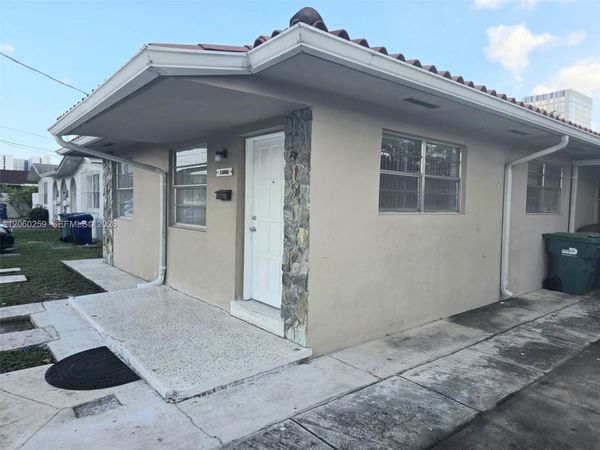 11040 SW 4th St , FRONT UNIT, Sweetwater, FL 33174