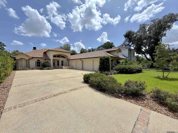 7470 Sevenoaks Ave, Baton Rouge, LA 70806