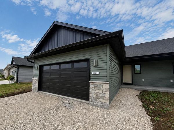 1823 Fairlawn COURT, North Fond Du Lac, WI 54937