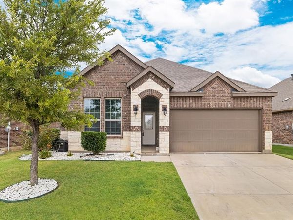 2717 Ainsworth Road, Aubrey, TX 76227