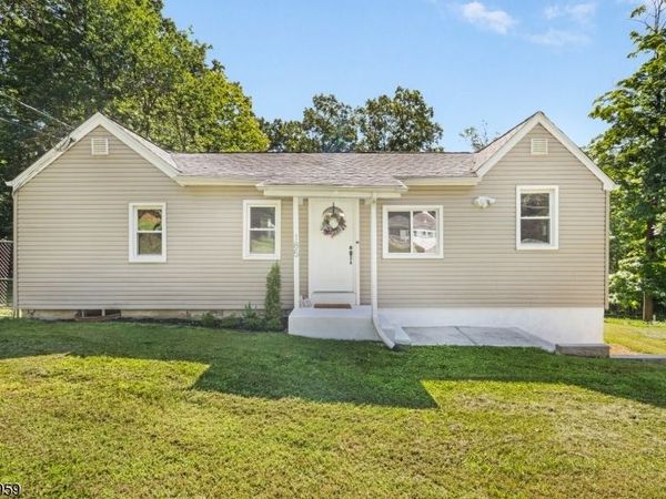 185 W Mountain Rd, Sparta, NJ 07871