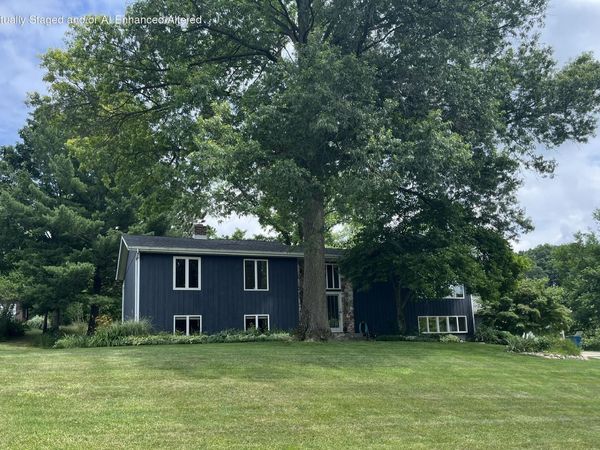 685 Slalom Lane, Valparaiso, IN 46383