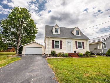 6751 E Eden Road, Hamburg, NY 14075